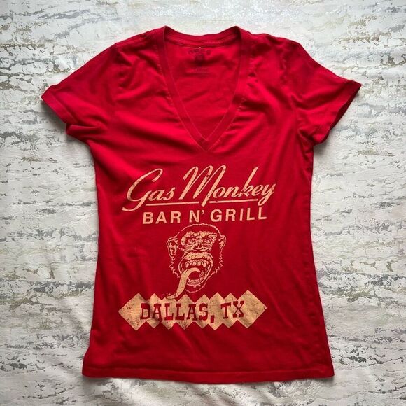 Gas Monkey Garage Bar & Grill Dallas Graphic via neck tee red - Picture 7 of 7
